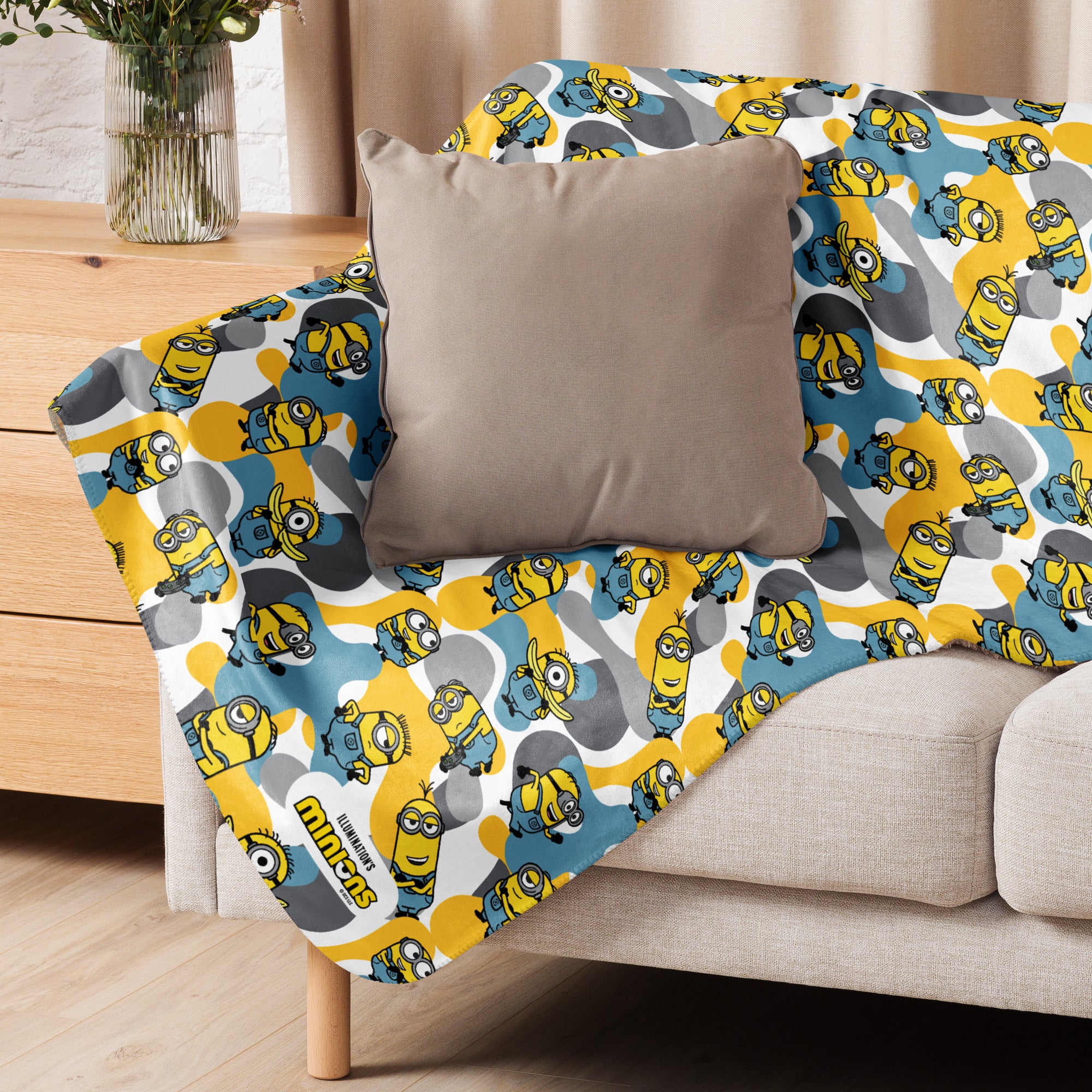 Minions Sherpa Blanket Camo - Image 8